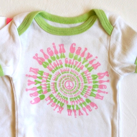 calvin klein 2-pack hippie peace sign ringer style bodysuit diaper shirts 6 mo - Picture 2 of 6